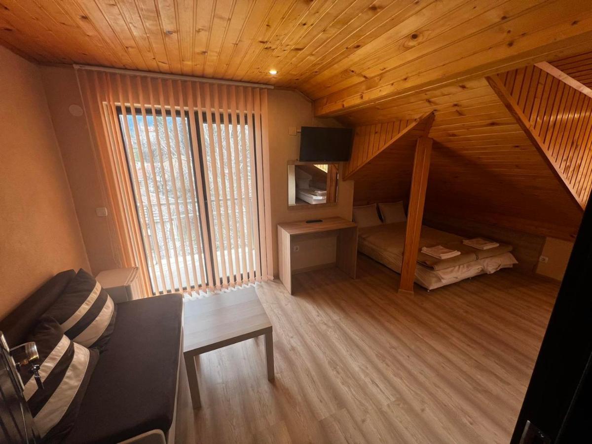 Advel Guest Hous Hotel Madzhare Ngoại thất bức ảnh