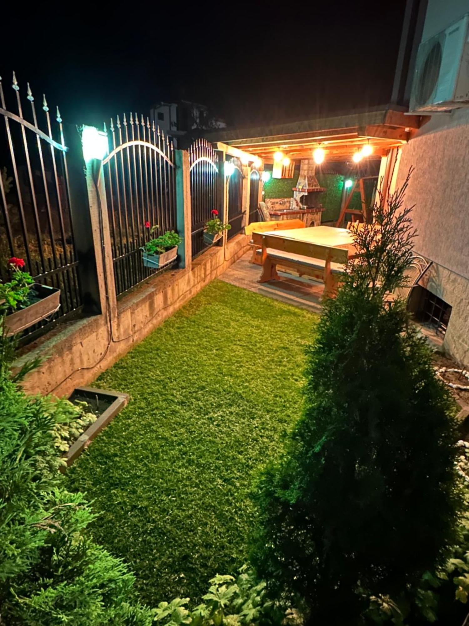 Advel Guest Hous Hotel Madzhare Ngoại thất bức ảnh