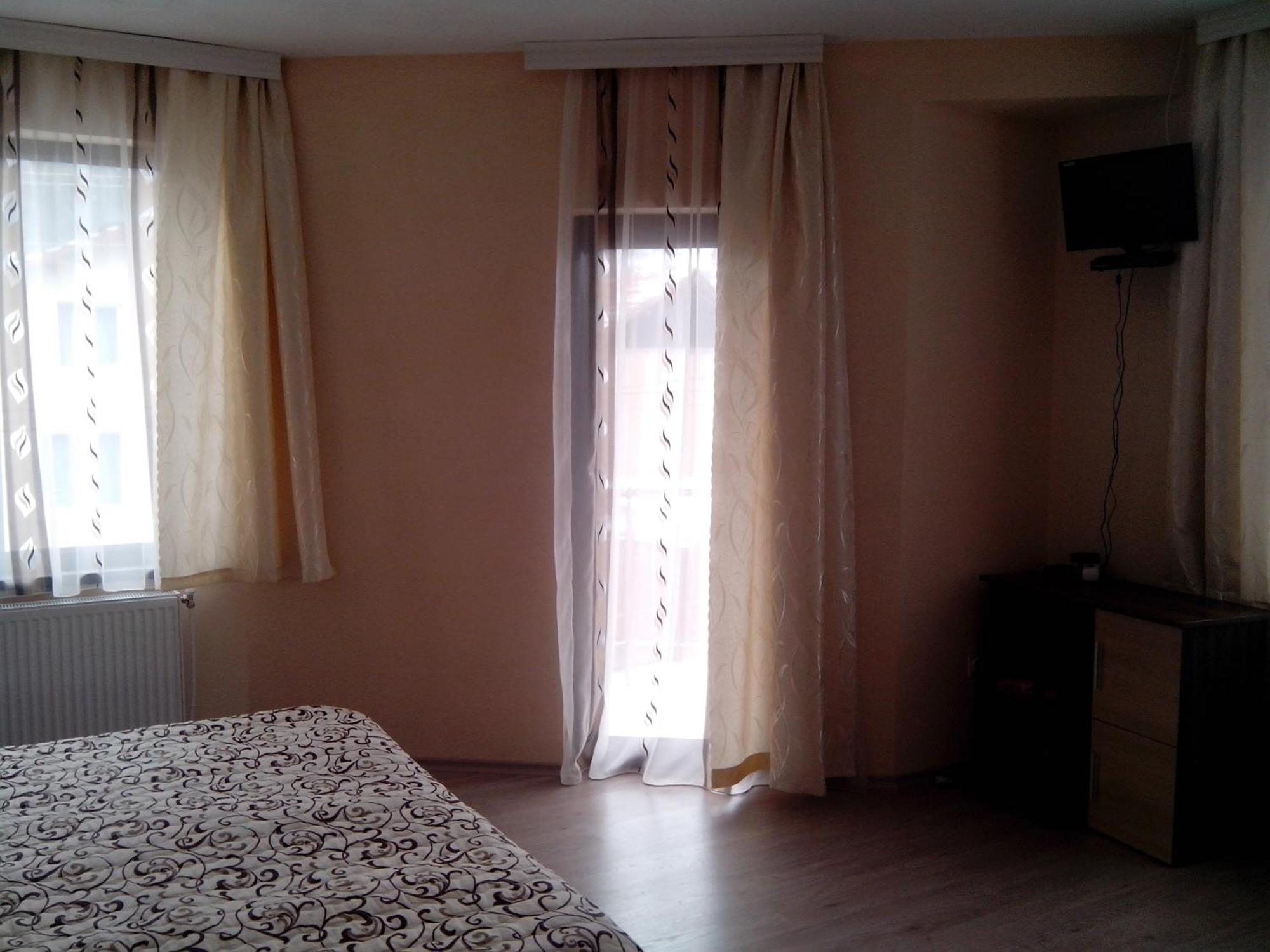 Advel Guest Hous Hotel Madzhare Ngoại thất bức ảnh